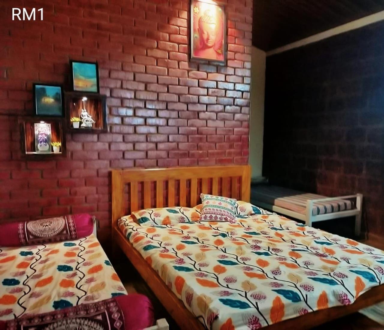 Riverstone Riverfront Stay Гокарна Стая снимка