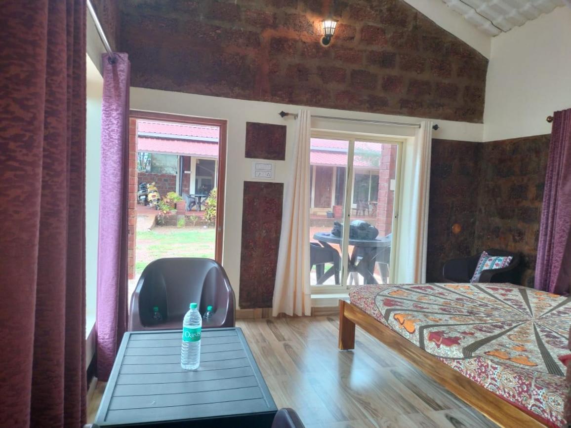 Riverstone Riverfront Stay Гокарна Стая снимка
