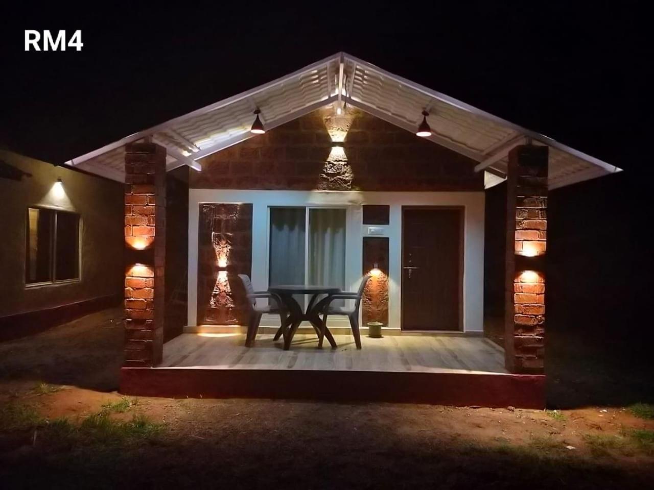 Riverstone Riverfront Stay Гокарна Стая снимка
