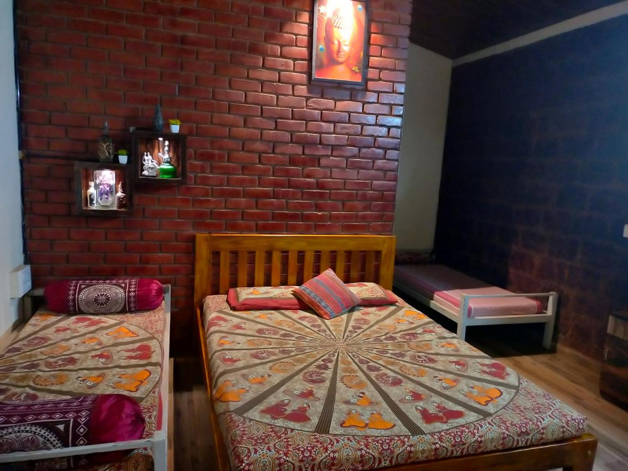 Riverstone Riverfront Stay Гокарна Екстериор снимка